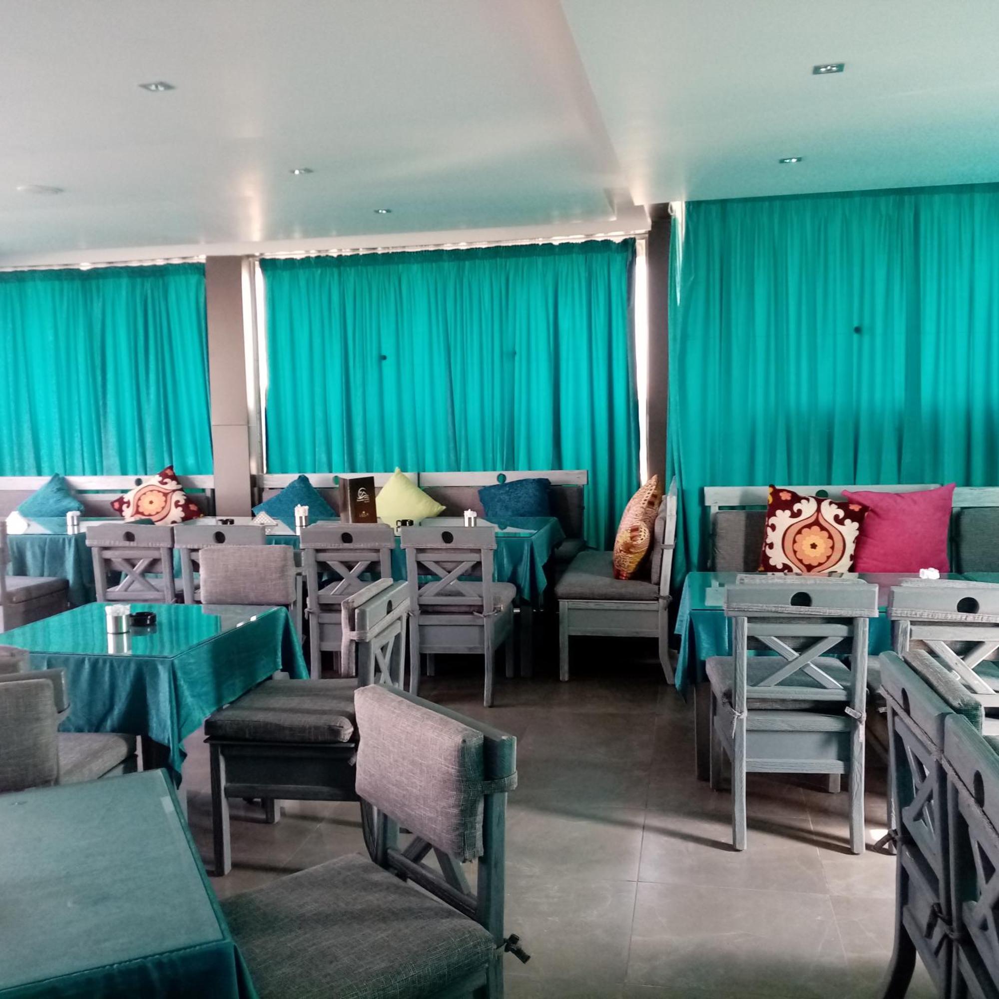 Pyramids Oasis Hotel Kafret el-Gabal Екстериор снимка