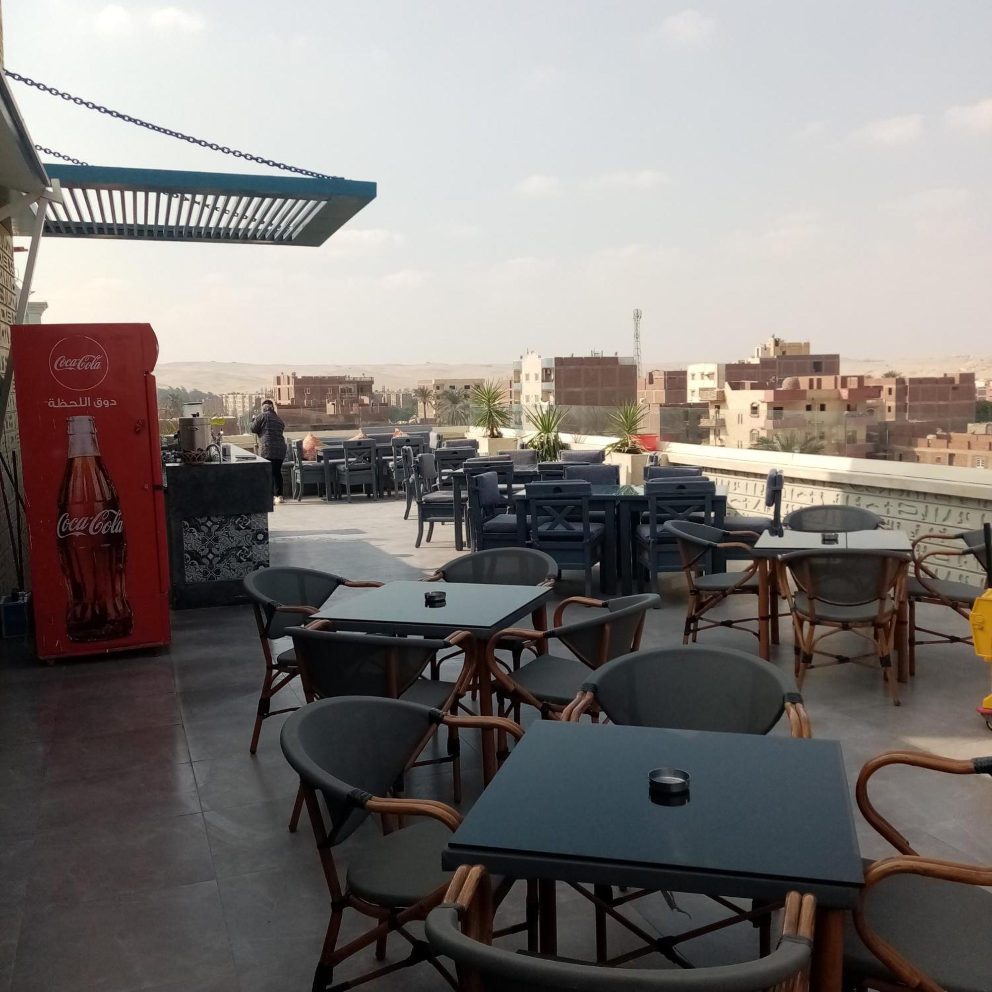 Pyramids Oasis Hotel Kafret el-Gabal Екстериор снимка